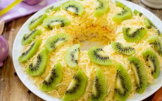 Экзотическая феерия: салат из крабовых палочек и киви (видео)