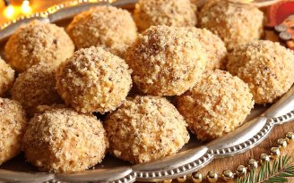 Обратно в прошлое: рецепт "сникерсов" из 90-х без выпечки (видео)