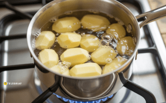 Картофель сварится быстрее и не превратится в кашу: хитрость профессиональных поваров