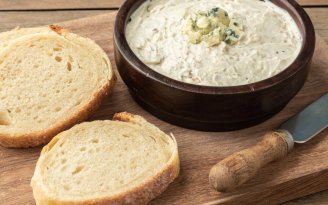 Домашний плавленый сыр: нежный, как магазинный, но гораздо вкуснее (видео)