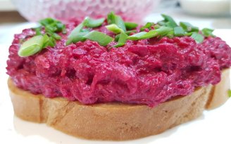 Свекла по-новому: вкусная намазка вместо борща и салата (видео)