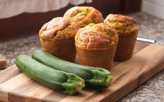 Сочные маффины из кабачков и куриного филе