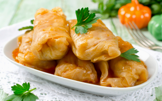 Сытный ужин: голубцы с рисом и сельдереем