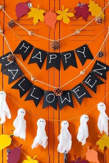 Декор на Хэллоуин своими руками: как оригинально украсить помещение к празднику