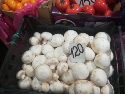 Сколько стоят шампиньоны на рынке Киева