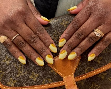 завитки на нігтях