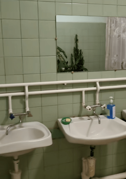 Де ночують машиністи метро