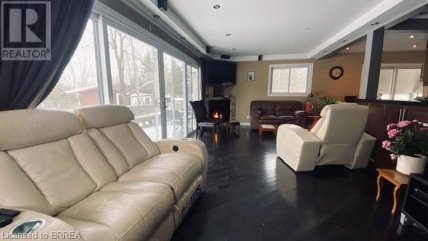 Дешевый дом в Канаде на нудистском курорте фото 3