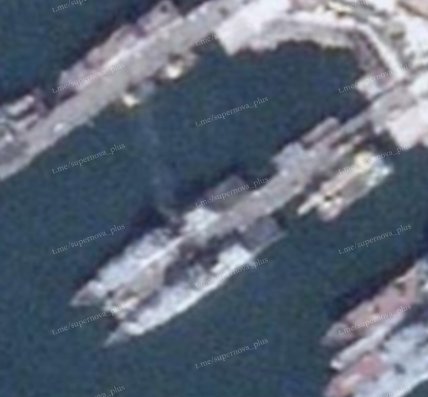 Дим від корабля в порту Новоросійська 2 березня