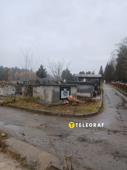 Гробівці на Голосківському цвинтарі /Галина Михайлова, "Телеграф"