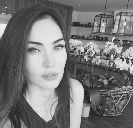 Меган Фокс вернулась в Instagram после расставания с мужем