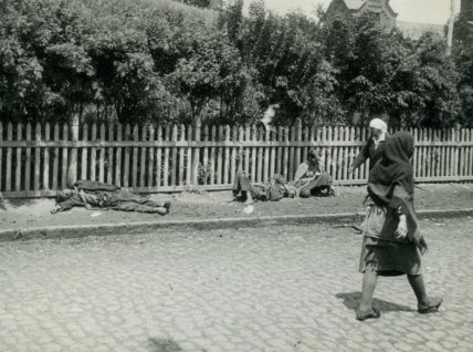 Жертви голодомору у Харкові. Фото австрійського інженера Александра Вінербергера, 1933 рік