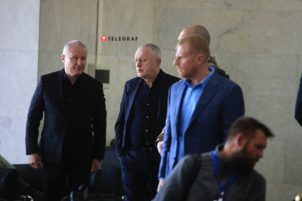 Игорь и Григорий Суркисы на похоронах Леонида Кравчука