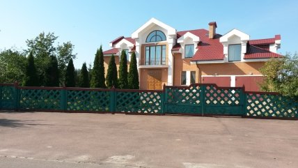 Особняк Леоніда Кучми в селі Чайкине