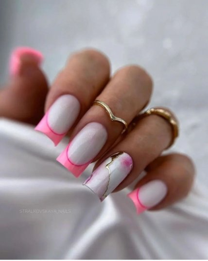 розовый маникюр френч