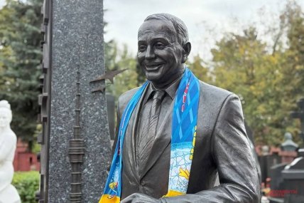 Памятник Маслякову