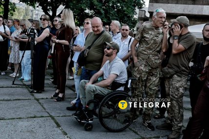 В Деснянском районе открыли Аллею Героев
