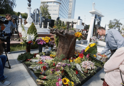 Богдан Ступка