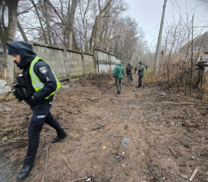 Полиция работает на месте падения Шахеда в Чернигове 4 декабря