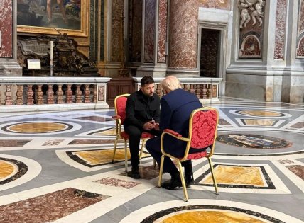 Зеленский и Трамп в Ватикане
