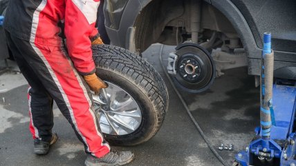 Когда в 2026 году следует переходить с зимних шин на летние