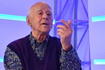 Виталий Коротич