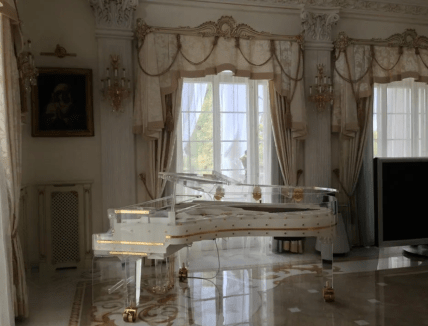 Як виглядає будинок Порошенка зсередини