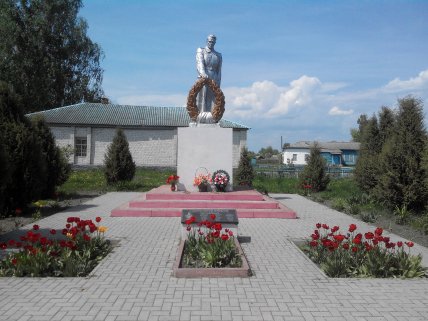 Пам’ятник воїнам-землякам, які загинули на фронті