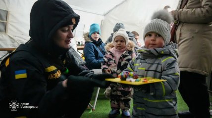 Дети в Пункте Несокрушимости Вышгорода