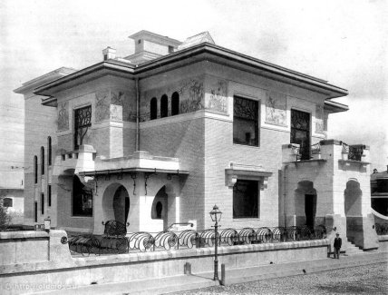 Той самий розкішний маєток на Пресні в Москві, в якому мешкав останні п'ять років Максим Горький