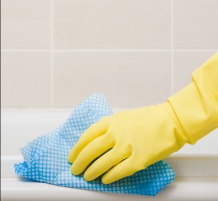 Лимонный сок поможет справиться с мыльным налетом