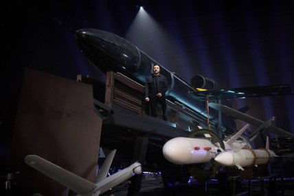 Зеленський показав українську зброю