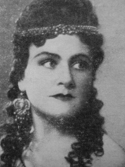 Нінель Ткаченко у молодості