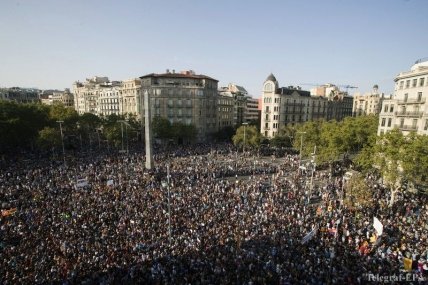 В Барселоне полмиллиона человек вышли на марш против терроризма
