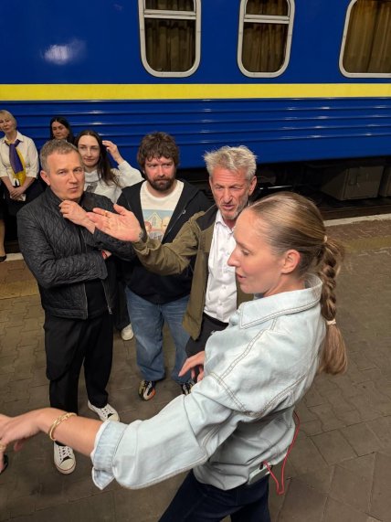 Шон Пенн в Києві з Осадчою і Горбуновим