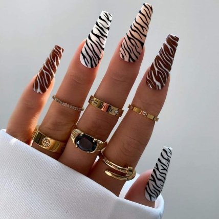 Маникюр с тигриным принтом