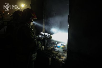 Через удар РФ по Києву виникла пожежа