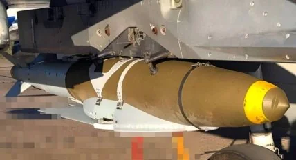 JDAM-ER под крылом самолета