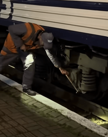 залізничник, вагонник