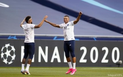 Килиан Мбаппе и Неймар в хорошем настроении перед финалом Лиги чемпионов