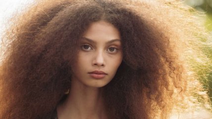 Вьющиеся волосы пышные