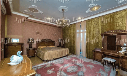 Фото особняка Віктора Пшонки