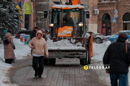 Киев засыпало снегом 16 февраля