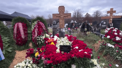 Юрій Ніколаєв могила