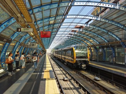 Метро до Генуї