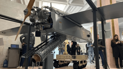 Дальнобойный дрон FP-1