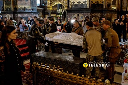 Прощання проходило у Володимирському соборі в Києві