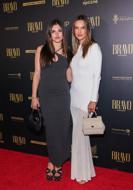 Аня Луїза Мазур мама Алессандра Амбросіо