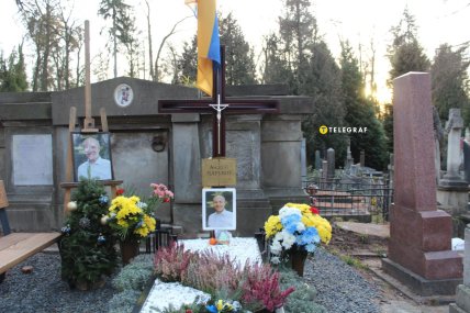 Парубій могила