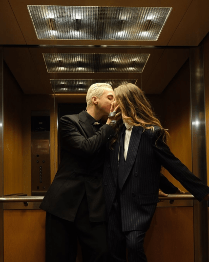 Меловин и Своя